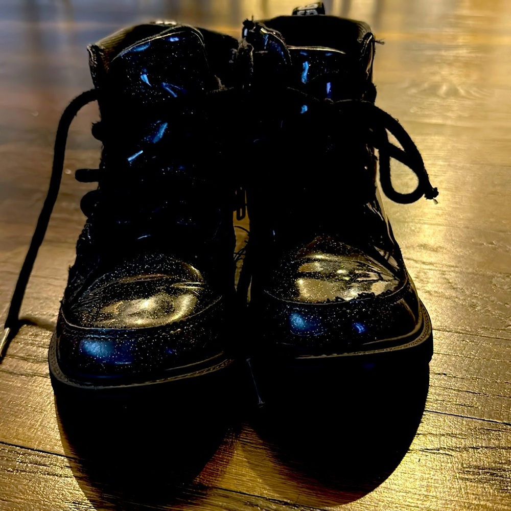 Ugg Toddler girls size 11 Aston Boot